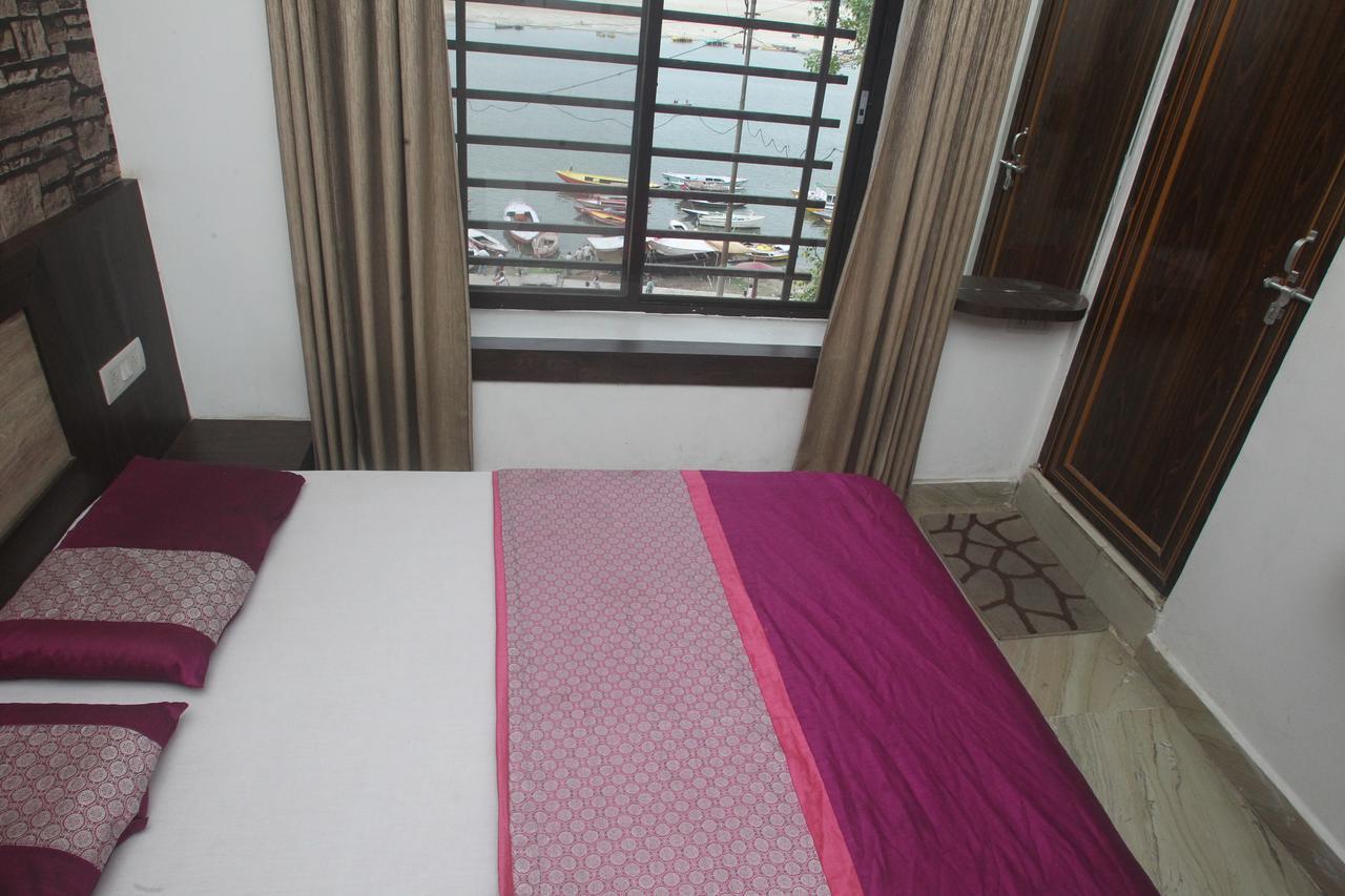 Alakhnanda Guest House Varanasi Bagian luar foto